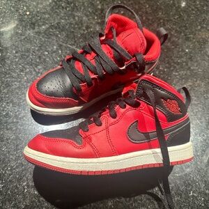 Nike Air Jordan 1 Mid black and red sneakers